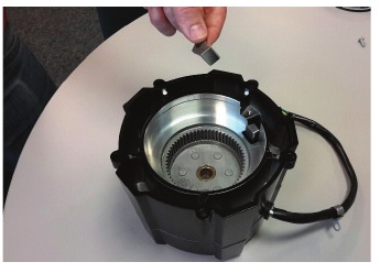 Warn - ZEON - Re-assembly for Platinum Winch remote controlled clutch - Step 7 Re-assembly for Platinum Winch remote controlled clutch - Step 7