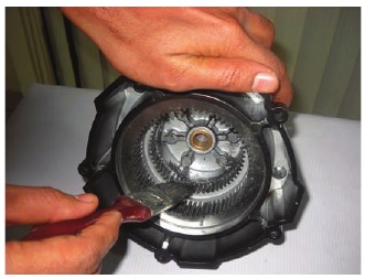 Warn - ZEON - Reassembly for ZEON Winch and ZEON Platinum Winch - Step 6 Reassembly for ZEON Winch and ZEON Platinum Winch - Step 6