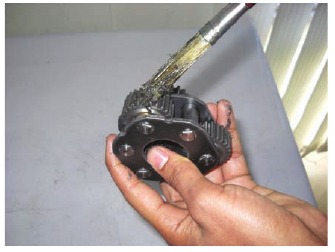 Warn - ZEON - Reassembly for ZEON Winch and ZEON Platinum Winch - Step 7 Reassembly for ZEON Winch and ZEON Platinum Winch - Step 7