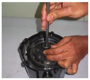 Warn - ZEON - Reassembly for ZEON Winch and ZEON Platinum Winch - Step 8 Reassembly for ZEON Winch and ZEON Platinum Winch - Step 8