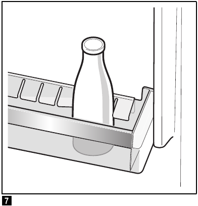 Bosch - 4 Series - Interior fittings - Using the Bottle holder Interior fittings - Using the Bottle holder