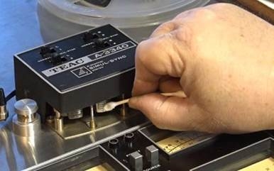 Teac - 3340S - Cleaning of the Heads Cleaning of the Heads
