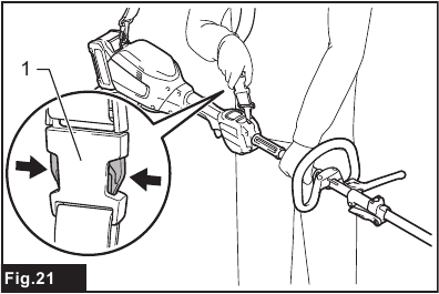Attaching the shoulder harness - Step 3