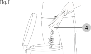 Cleaning and emptying the appliance - Step 3