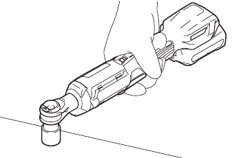 OPERATION - Using the tool with a socket