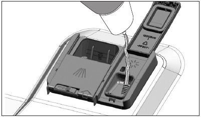 Adding Rinse aid - Step 2 - Fill the reservoir
