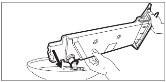 EMPTYING THE WATER CONTAINER - Step 3