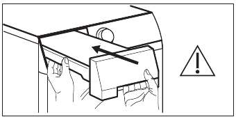 EMPTYING THE WATER CONTAINER - Step 4