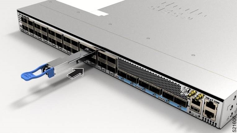  Inserting QSFP-DD Transceiver Module