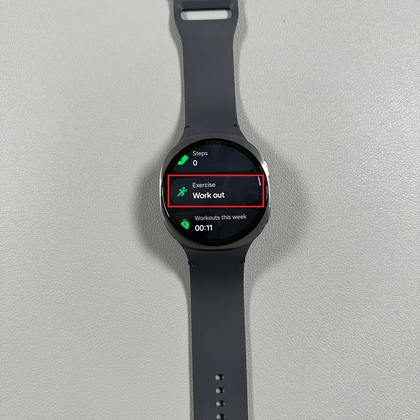Exercise selection menu in Health app on Galaxy Watch 8 LTE