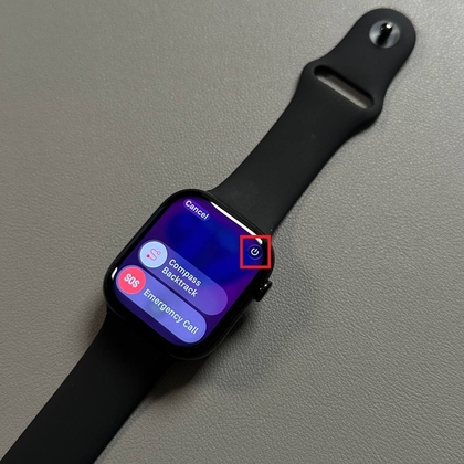 How to Turn On and Off Your Apple Watch Series 11 | ManualsLib