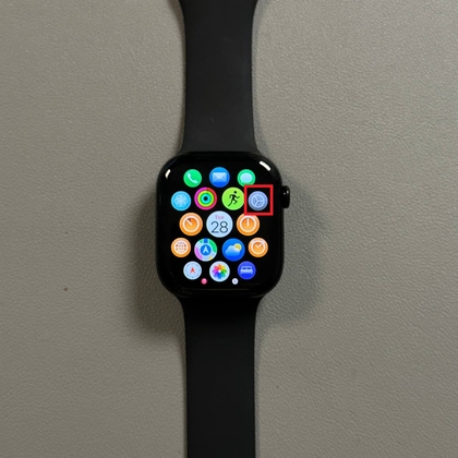 Scrolling to settings app on Apple Watch Series 11