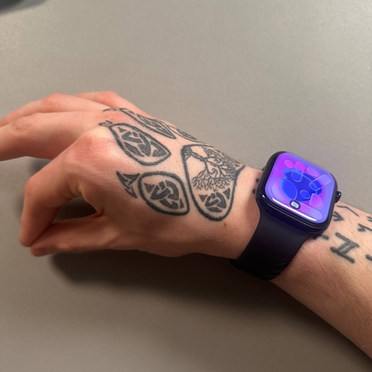 Demonstration of Double Tap gesture with thumb and index finger