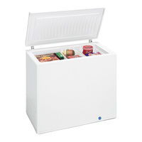Frigidaire FFC0522DW - 5 cu. Ft. Chest Freezer Use And Care Manual